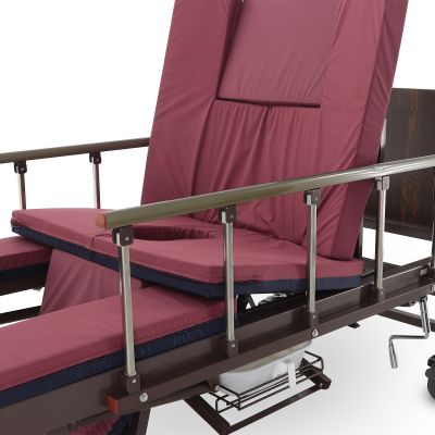 Кровать механическая Med-Mos YG-5 (ММ-5124Н-00) с боковым переворачиванием, туалетным устройством и функцией «кардиокресло»